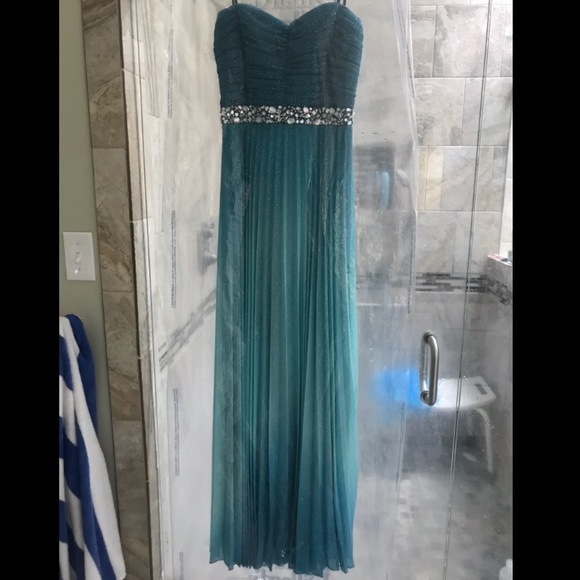 xtraordinary prom dresses